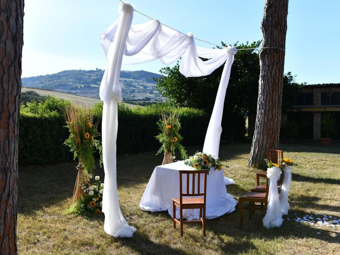Resort Restaurant Villa Berta Сан-Северино-Марке Экстерьер фото